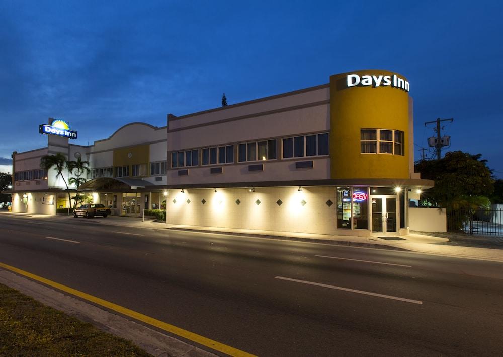 Days Inn By Wyndham Miami Airport North Exterior foto